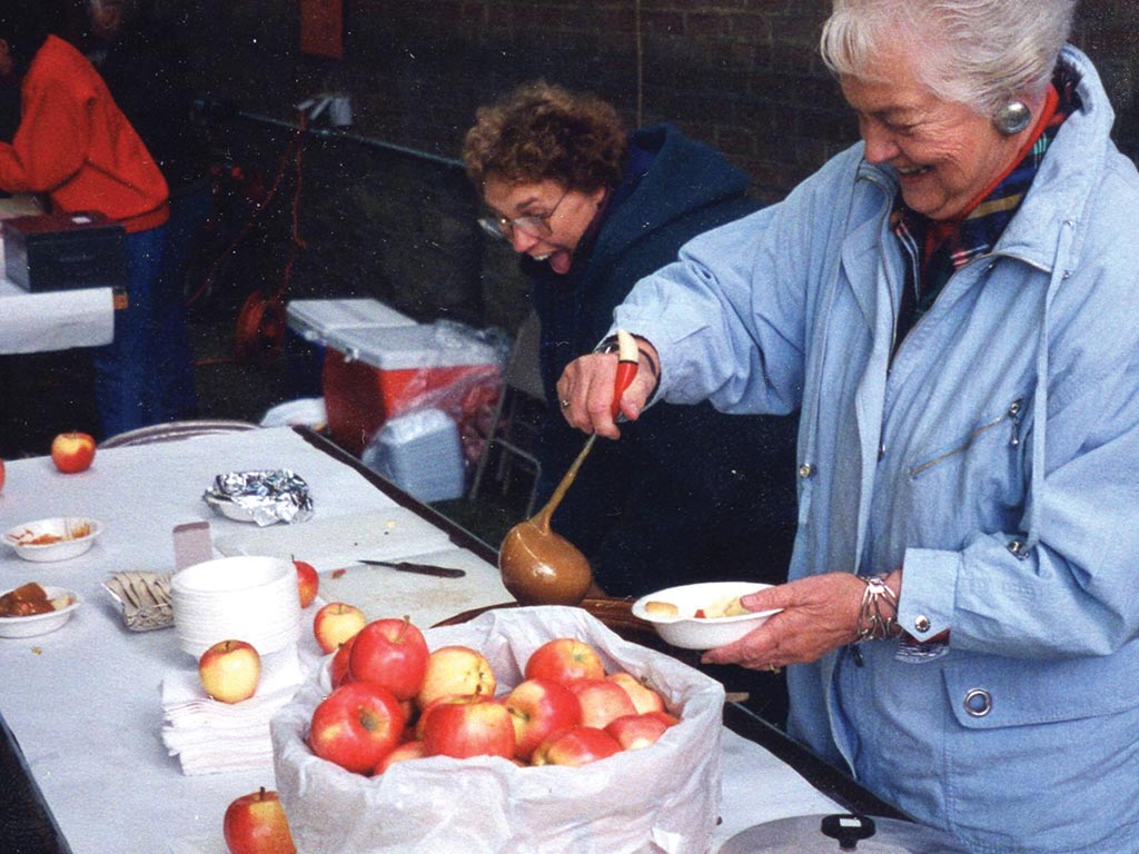 Macintosh Apple Day