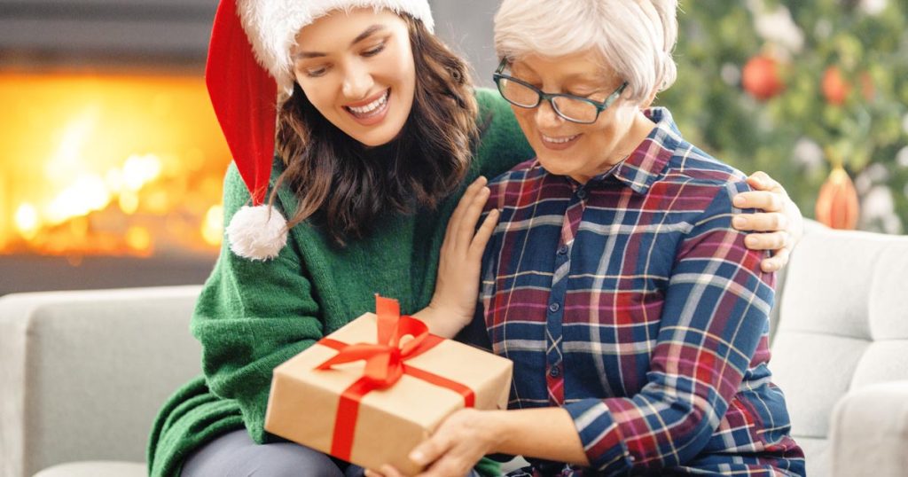 Holiday Gifts for People with Alzheimer’s and Their Caregivers