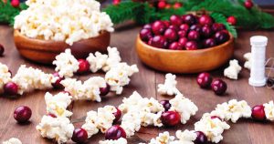 Christmas Tree Memories: The Homemade Tree homemade Christmas tree ornaments: string of popcorn with cranberries